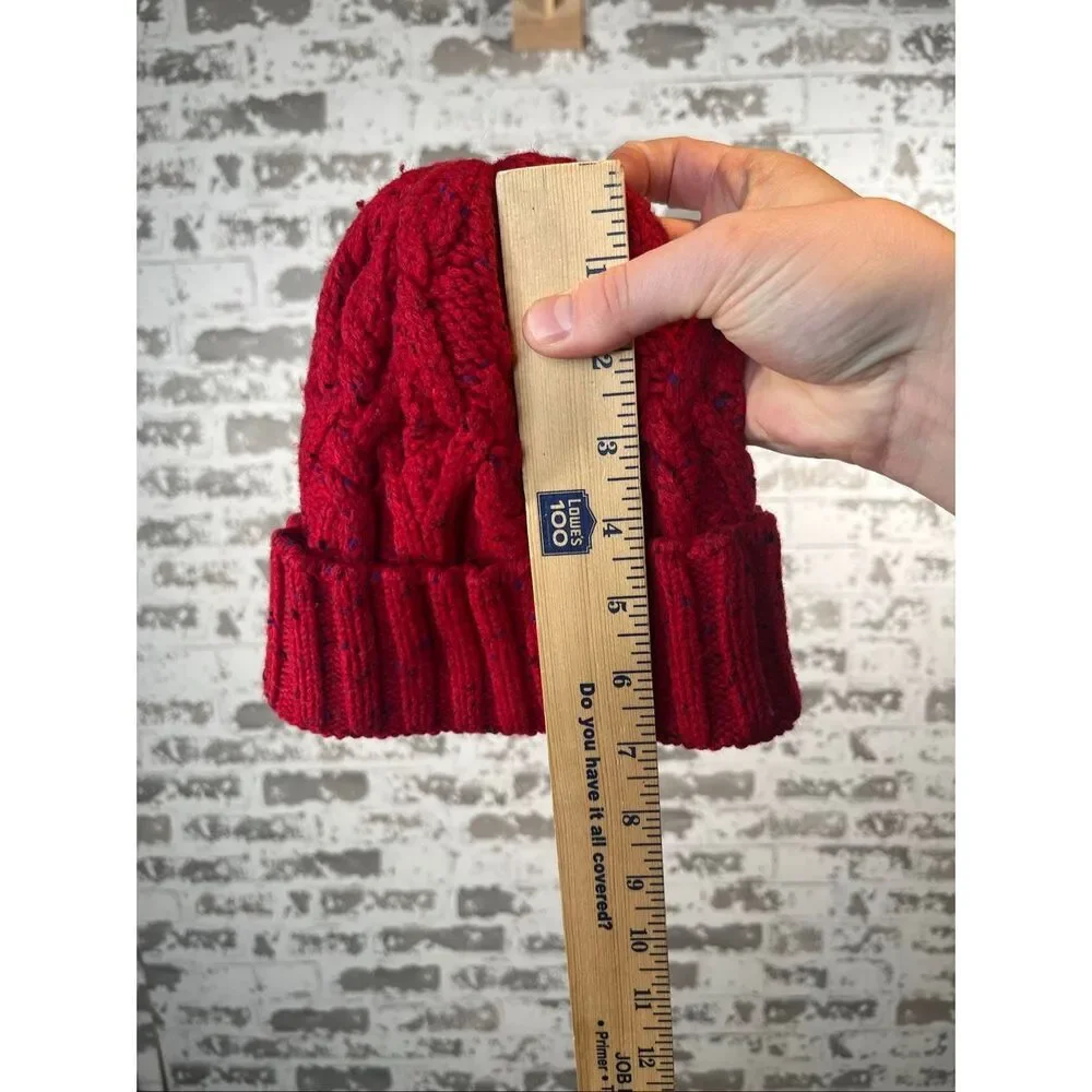 American Eagle | red knitted beanie